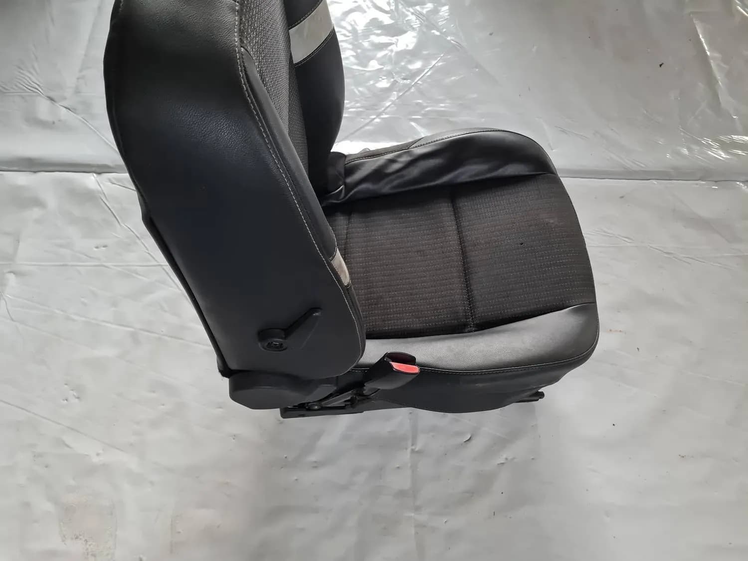 Sedile anteriore sinistro RENAULT SCENIC III 2011 - foto 1