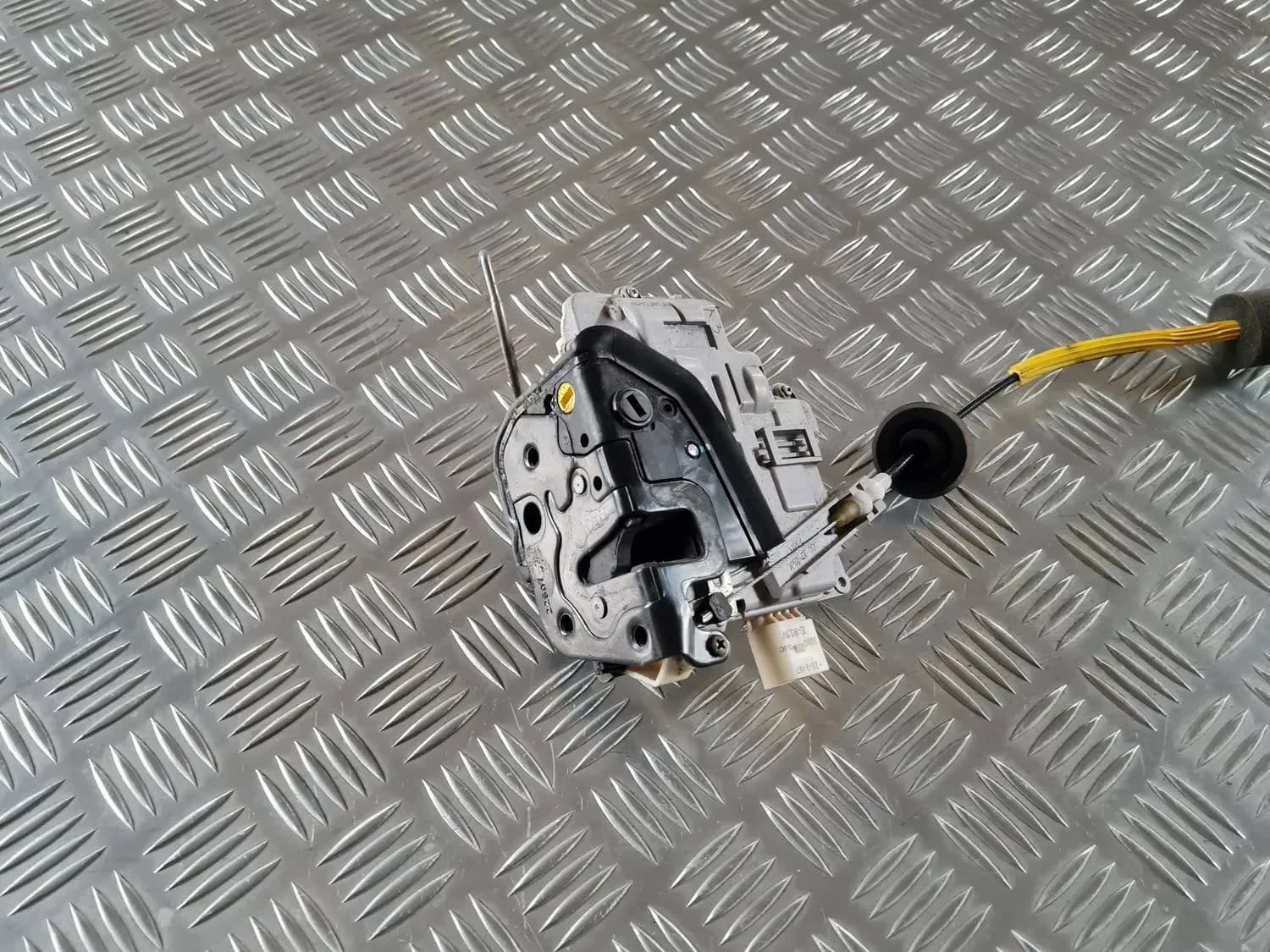 Serratura portiera posteriore sinistra AUDI A6 2008 - foto 4