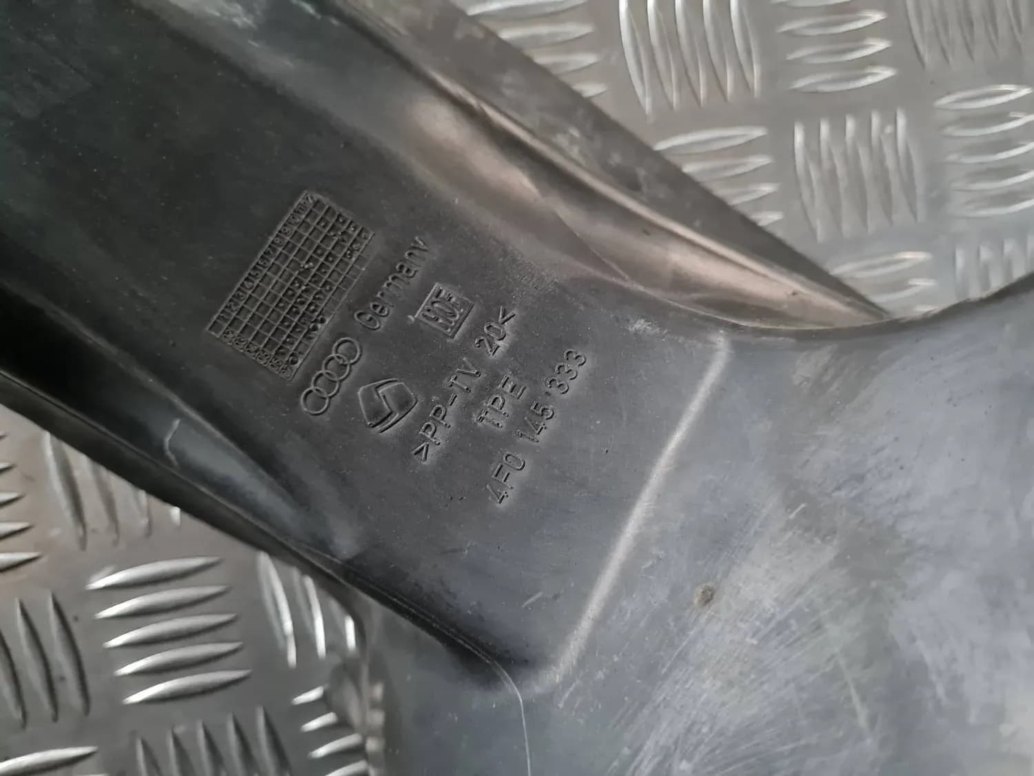 Deflettore dell'aria di aspirazione, sinistro AUDI A6 2008 - foto 3