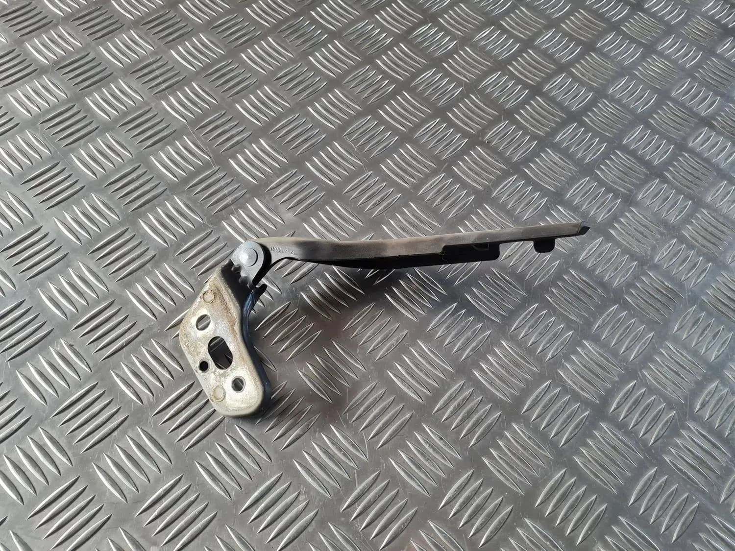 Cerniera cofano, destra AUDI A6 2008 - foto 2