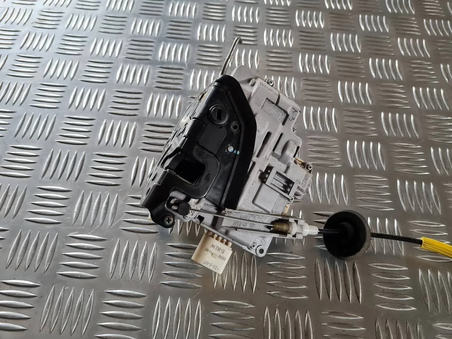 Serratura portiera posteriore sinistra AUDI A6 2008 - foto 5