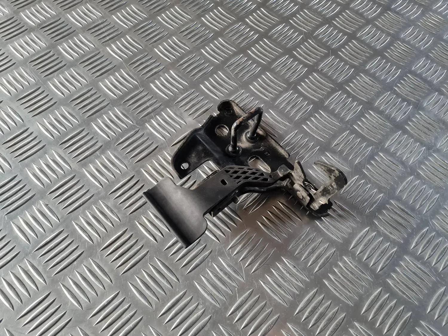 Leva di sblocco cofano AUDI A6 2008 - foto 3