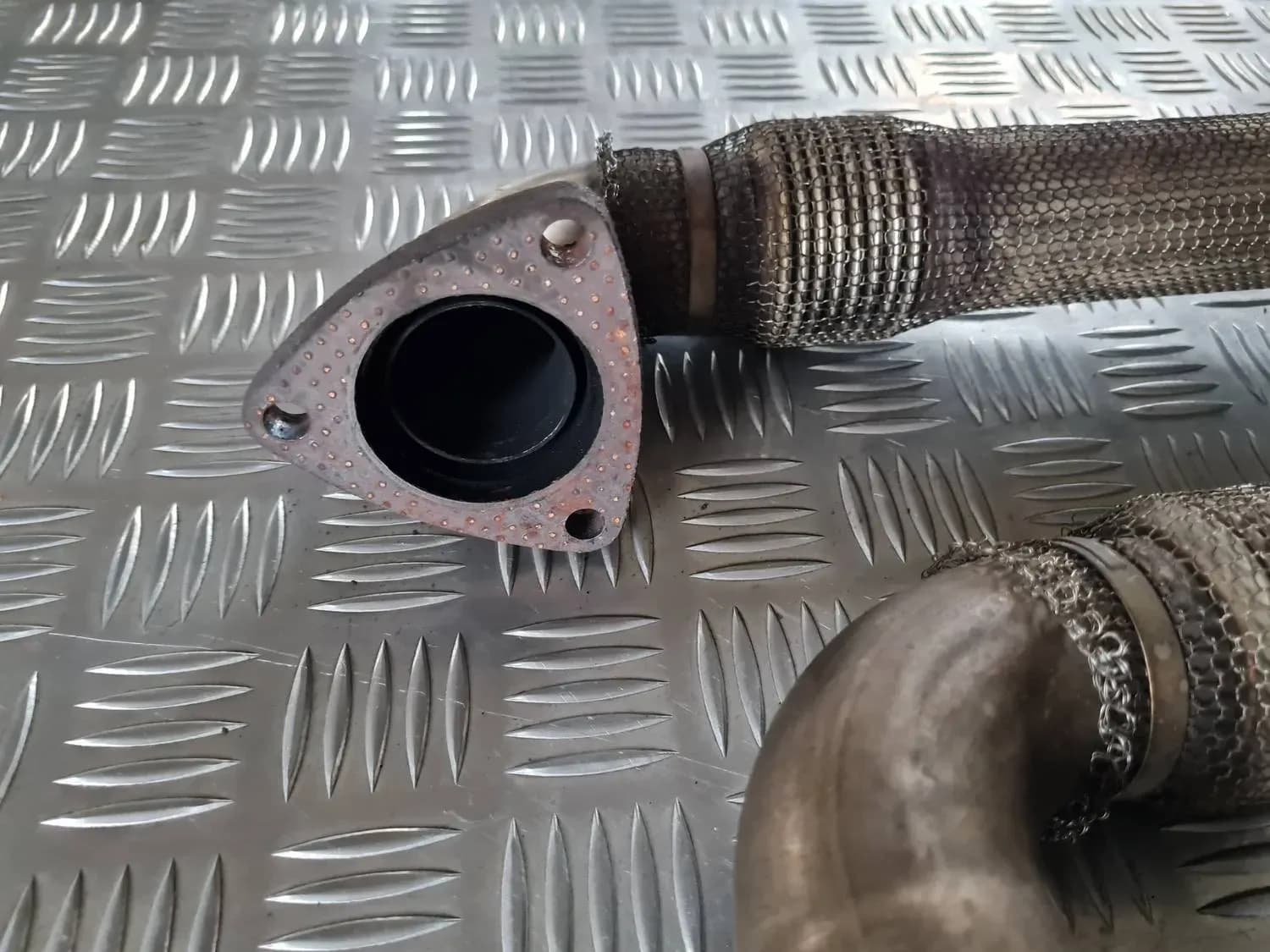 Tubo di scarico del turbocompressore AUDI A6 2008 - foto 2