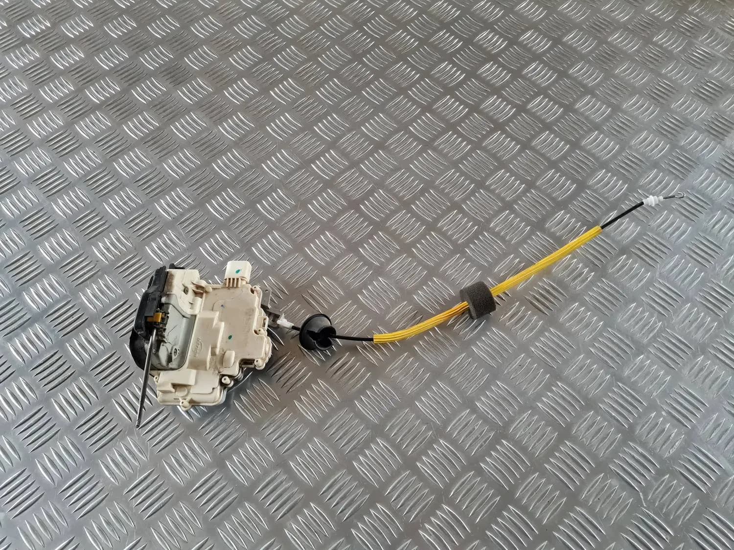 Serratura portiera posteriore sinistra AUDI A6 2008