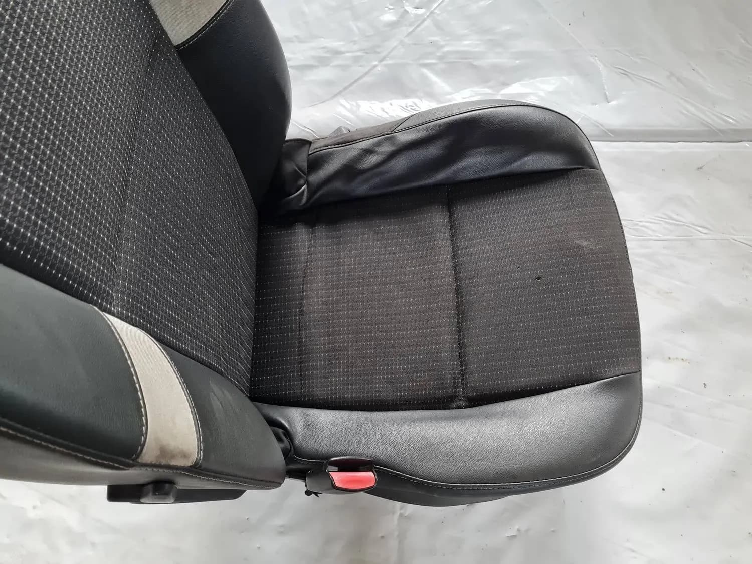 Sedile anteriore sinistro RENAULT SCENIC III 2011 - foto 5
