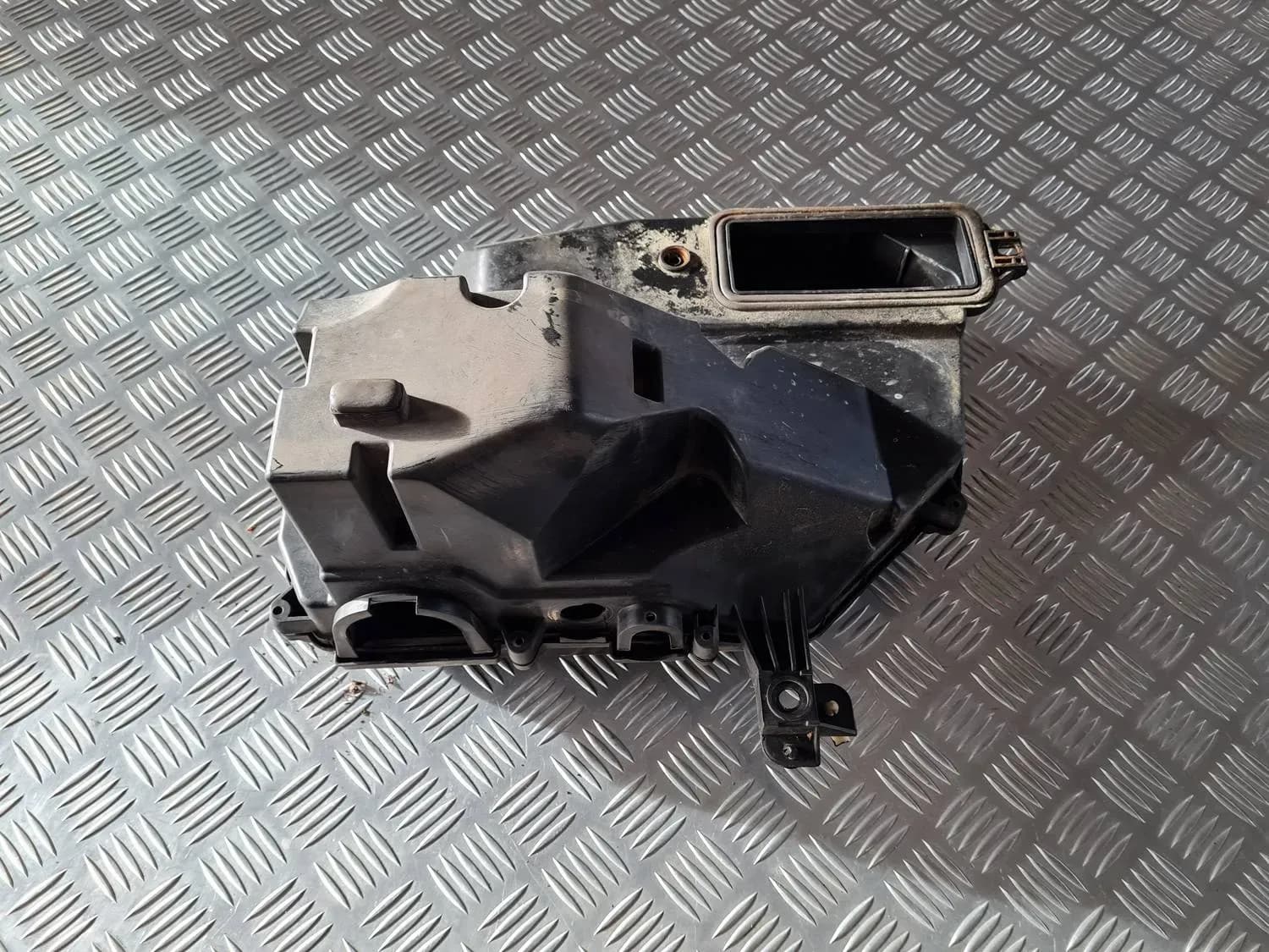 Alloggiamento scatola fusibili AUDI A6 2008 - foto 1
