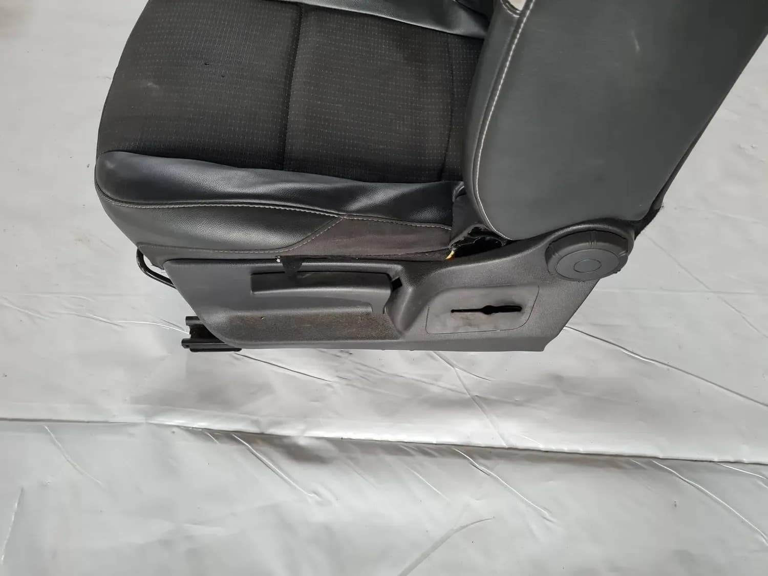 Sedile anteriore sinistro RENAULT SCENIC III 2011 - foto 8
