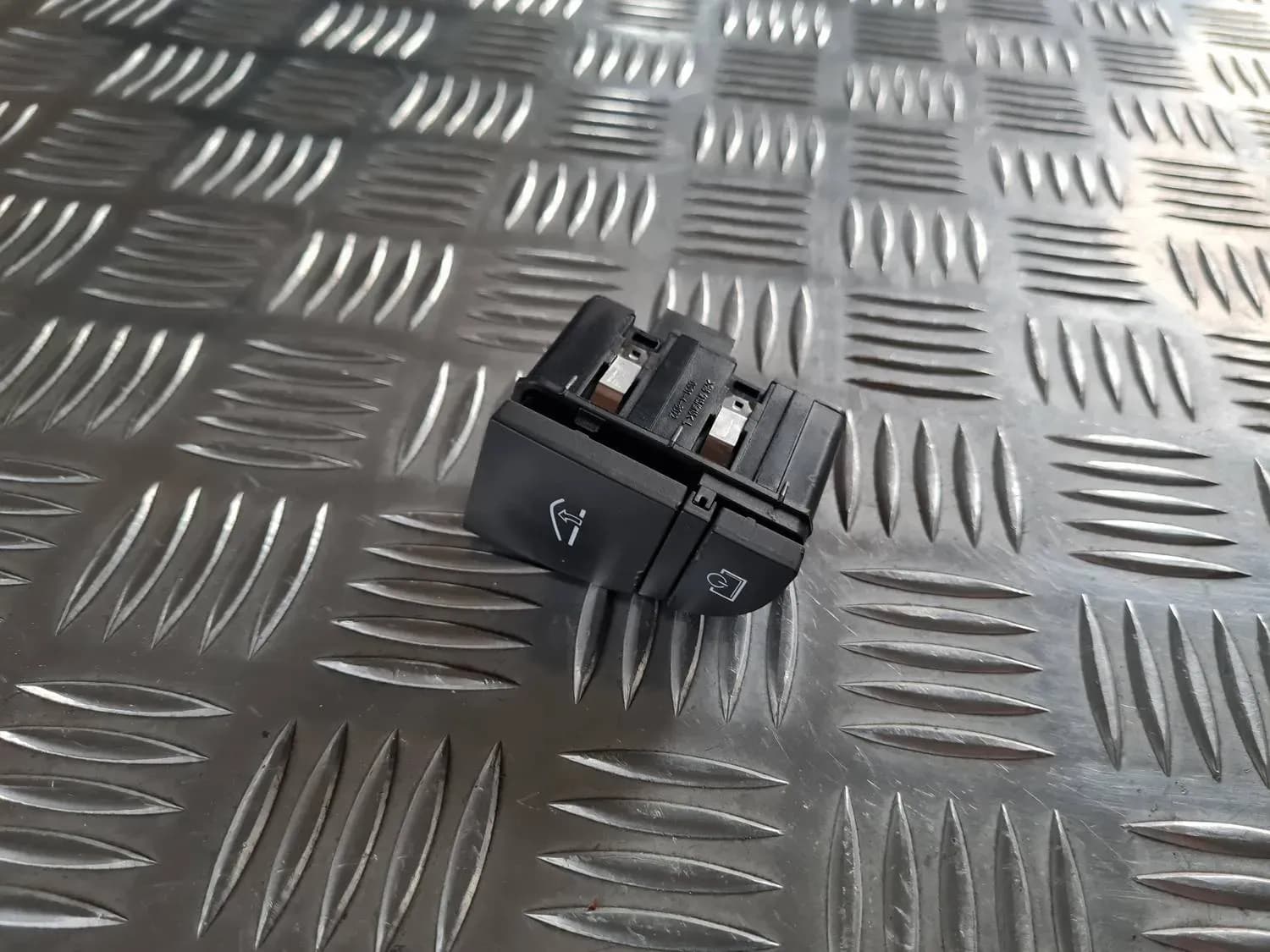 Pulsante vano portaoggetti AUDI A6 2008