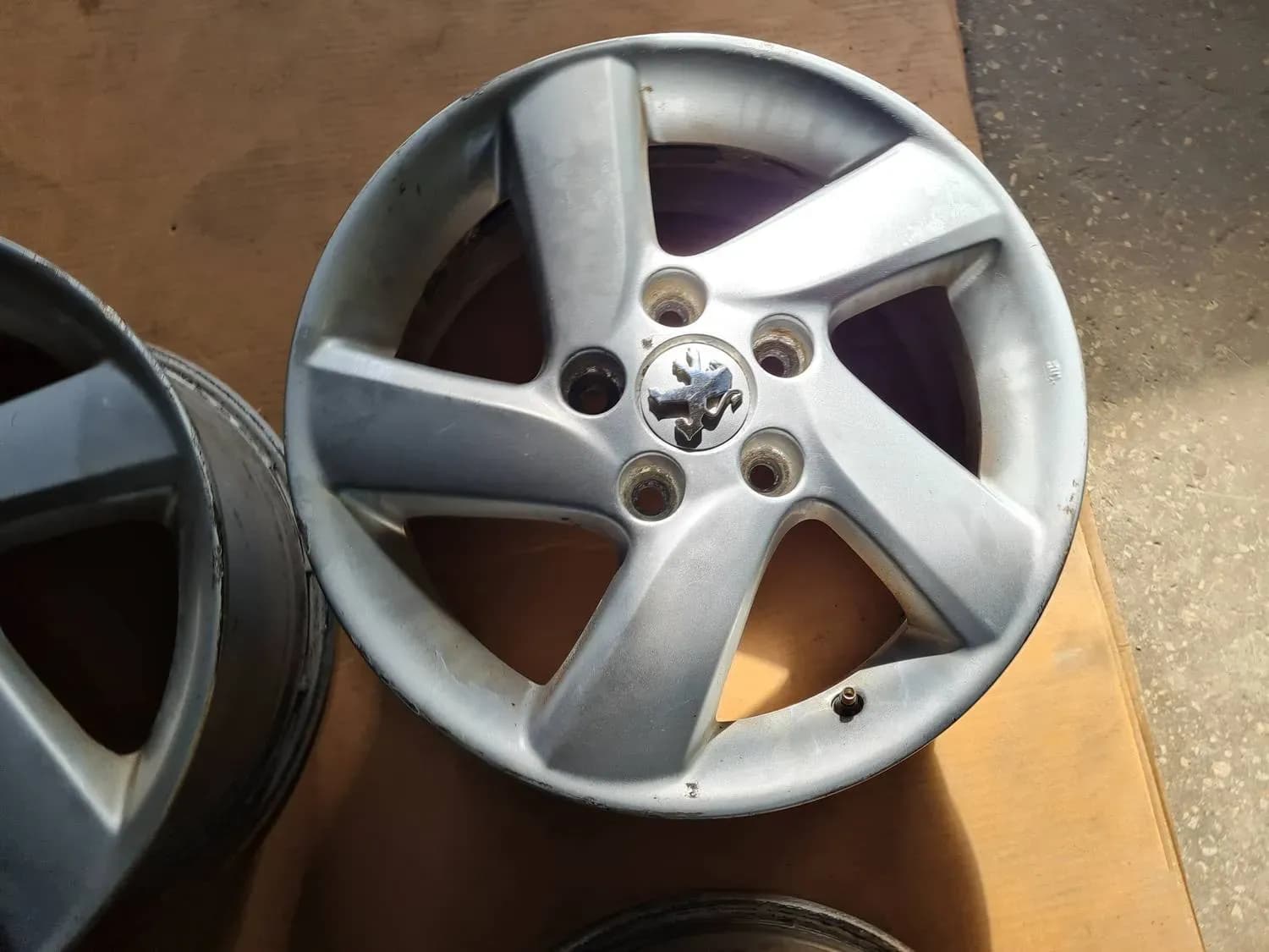 Cerchi in lega - lega leggera (set) RENAULT SCENIC III 2011 - foto 4