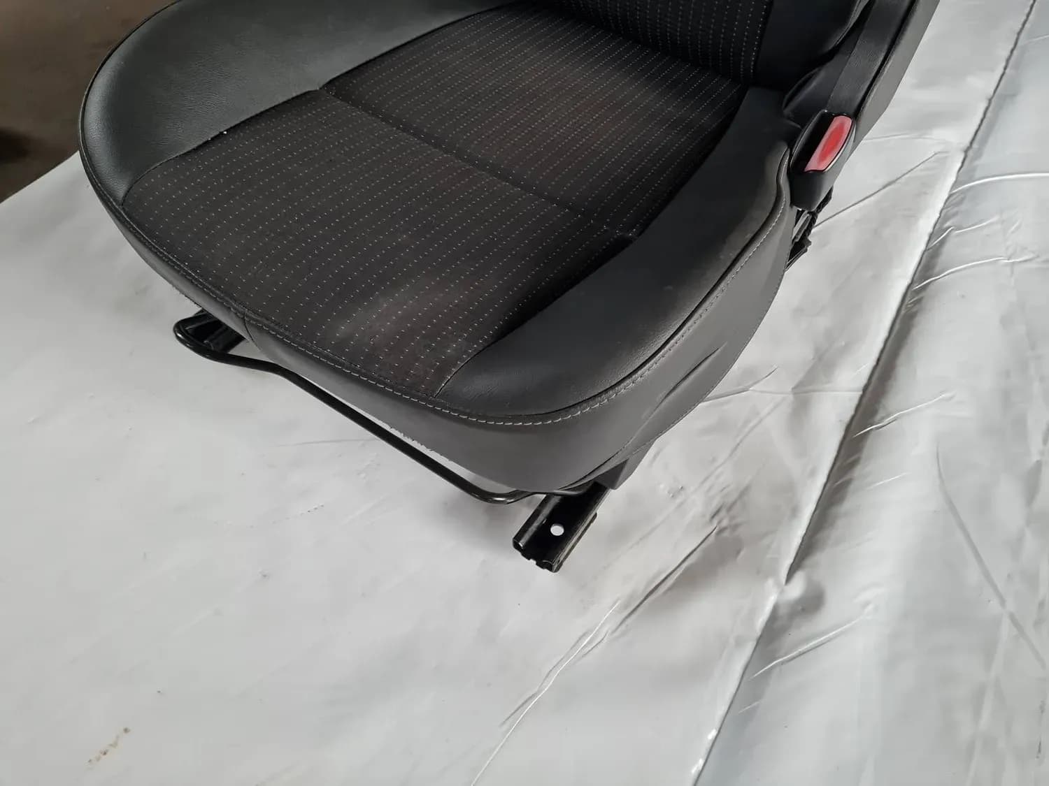 Sedile anteriore destro RENAULT SCENIC III 2011 - foto 4
