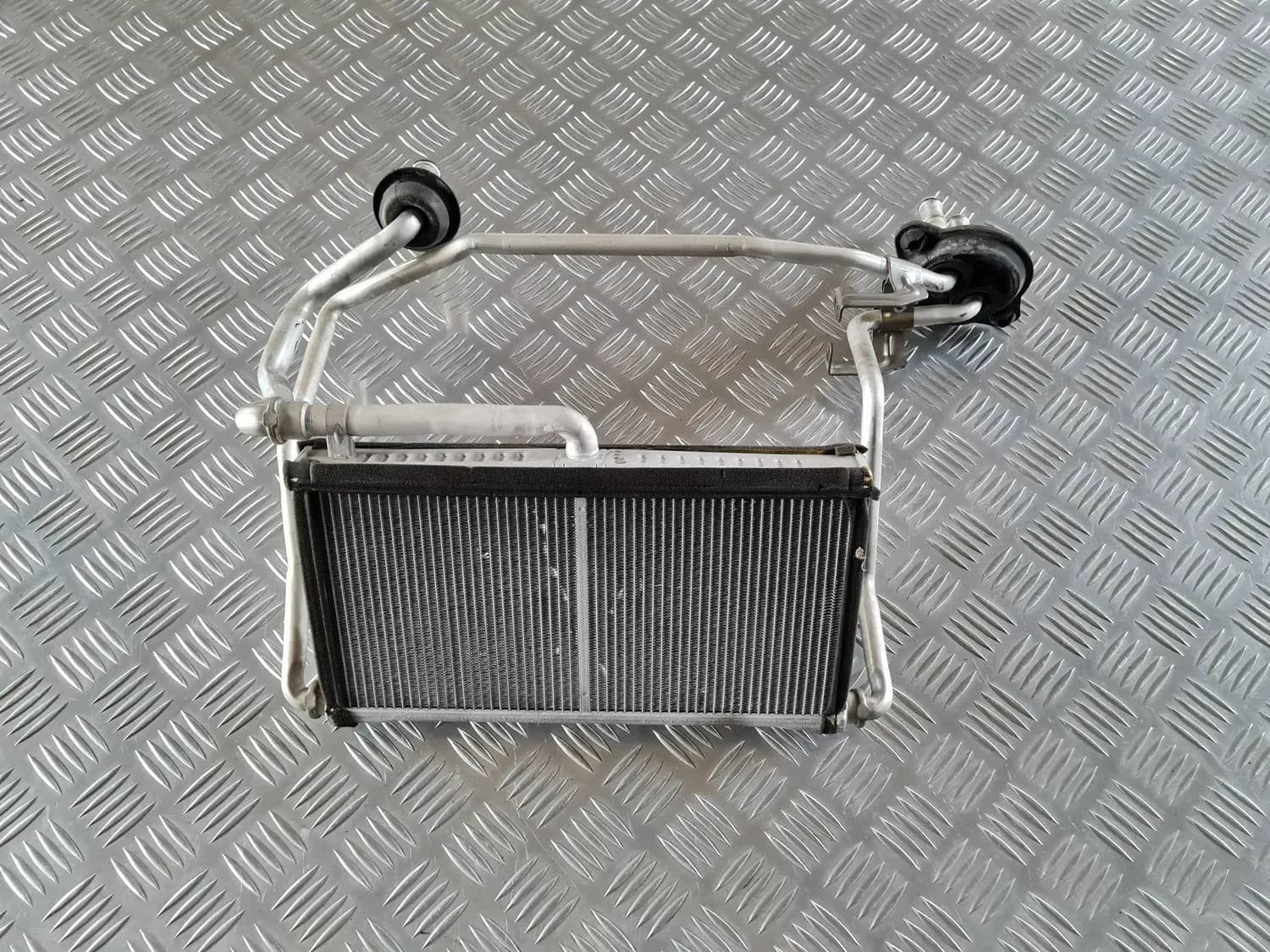 Radiatore del sistema di riscaldamento AUDI A6 2008 - foto 5