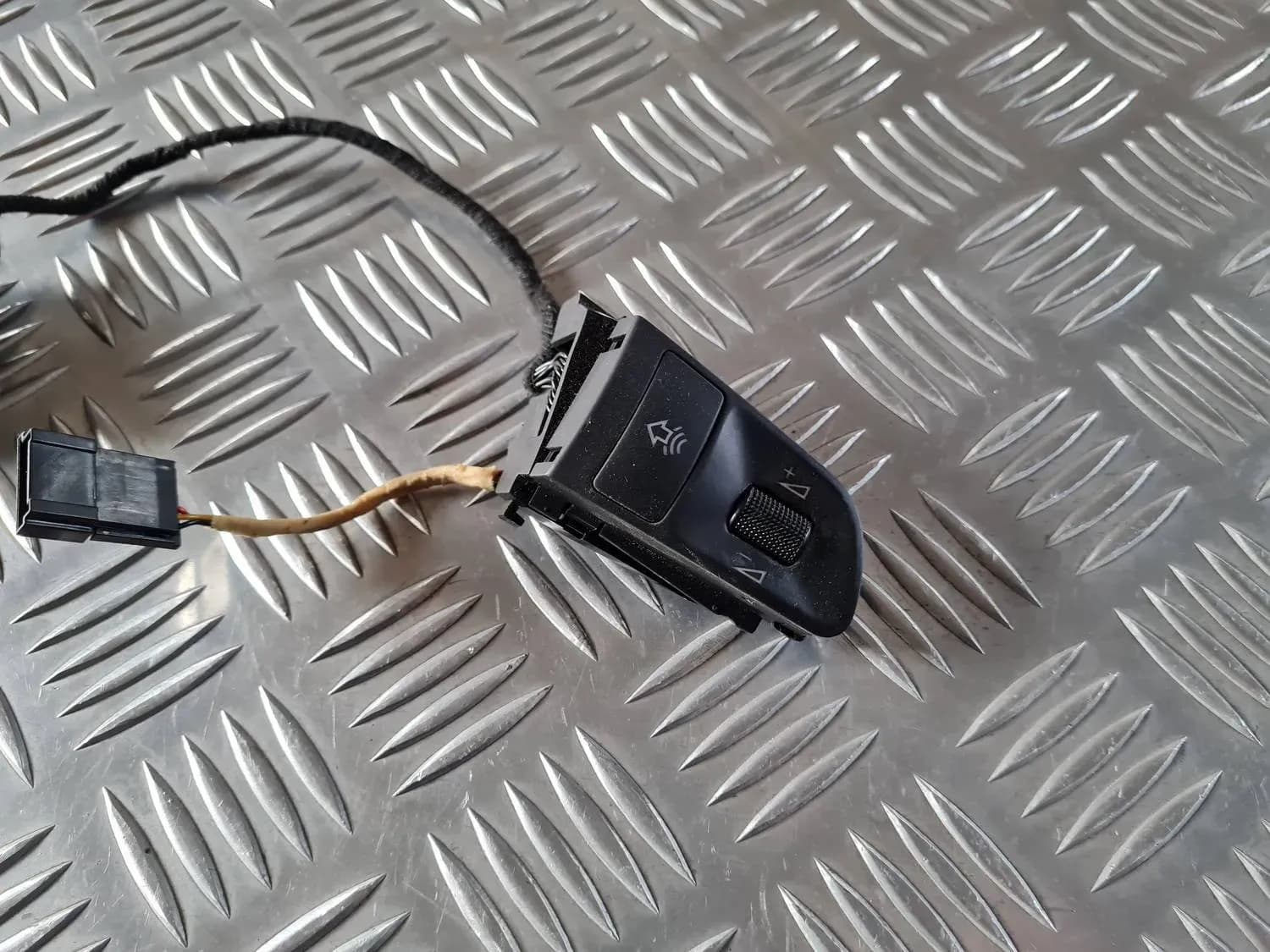 Pulsante volante AUDI A6 2008 - foto 4