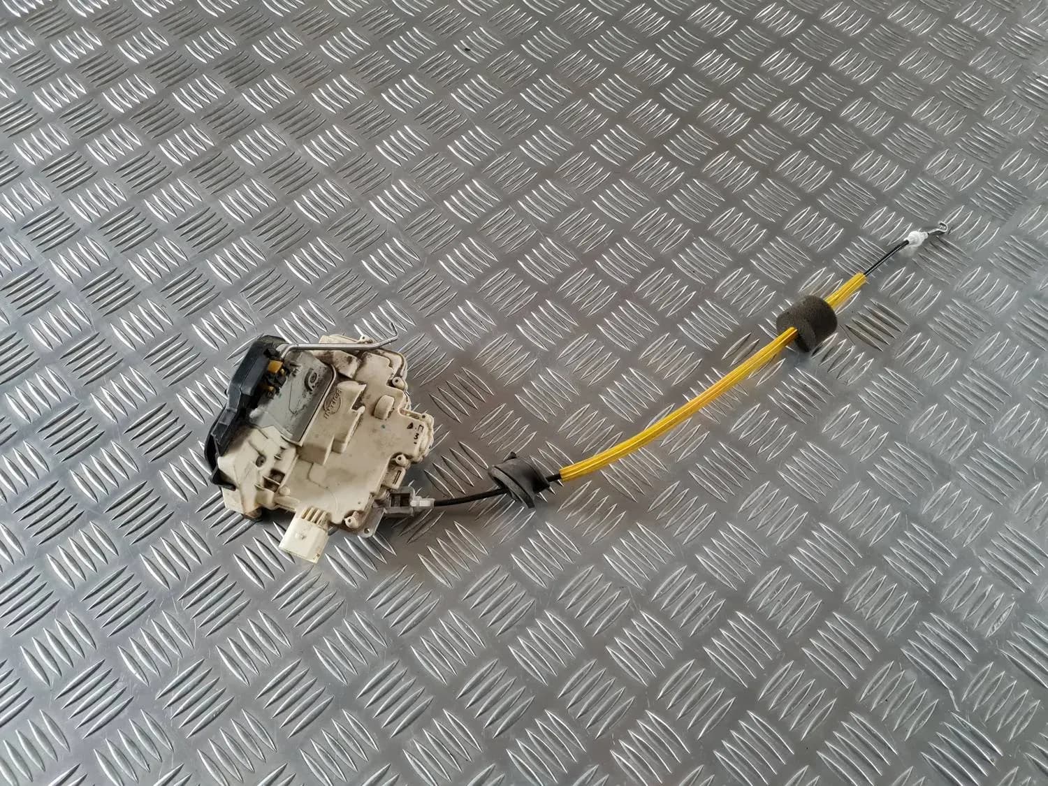 Serratura portiera posteriore destra AUDI A6 2008 - foto 1