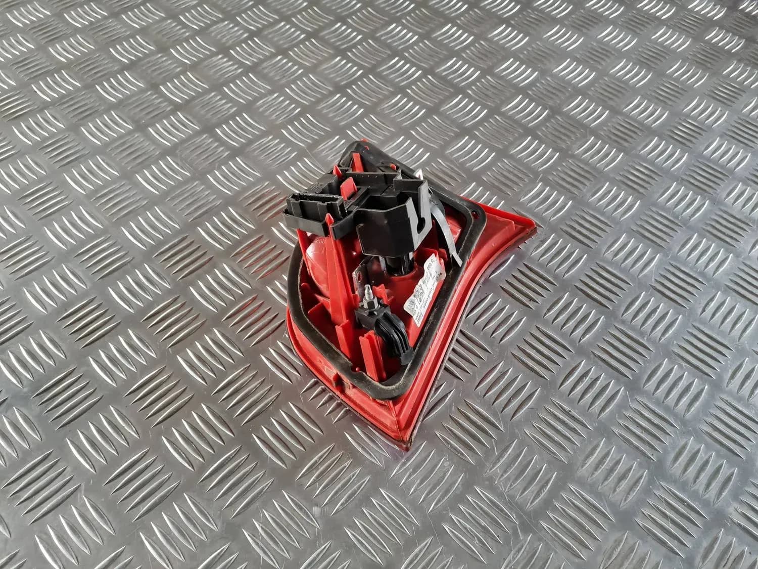 Faro bagagliaio, sinistro AUDI A6 2008 - foto 2