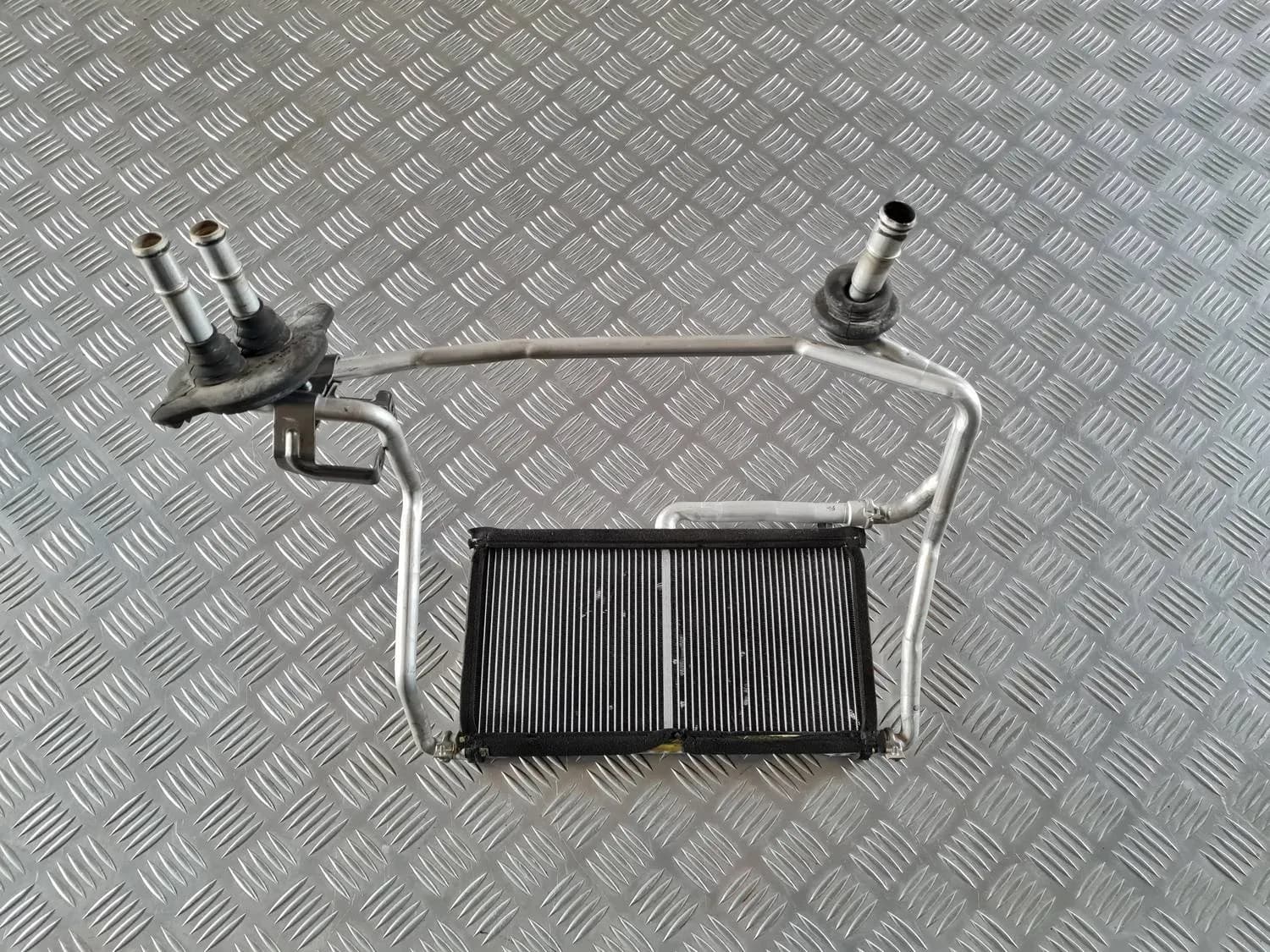 Radiatore del sistema di riscaldamento AUDI A6 2008 - foto 2