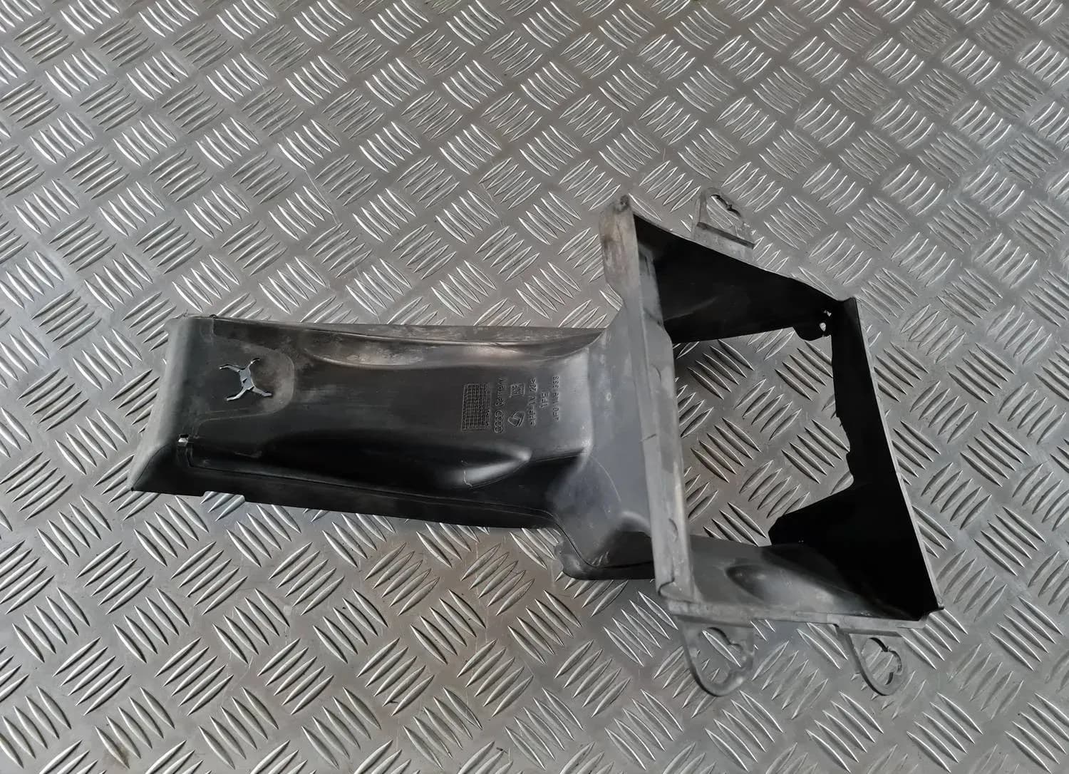Deflettore dell'aria di aspirazione, sinistro AUDI A6 2008 - foto 2