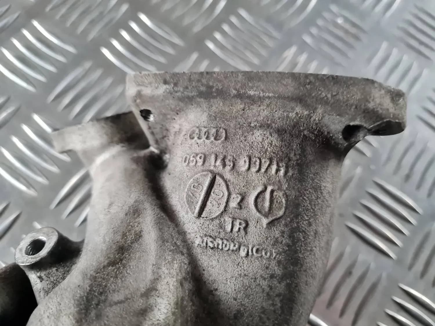 Tubo del collettore di aspirazione AUDI A6 2008 - foto 2