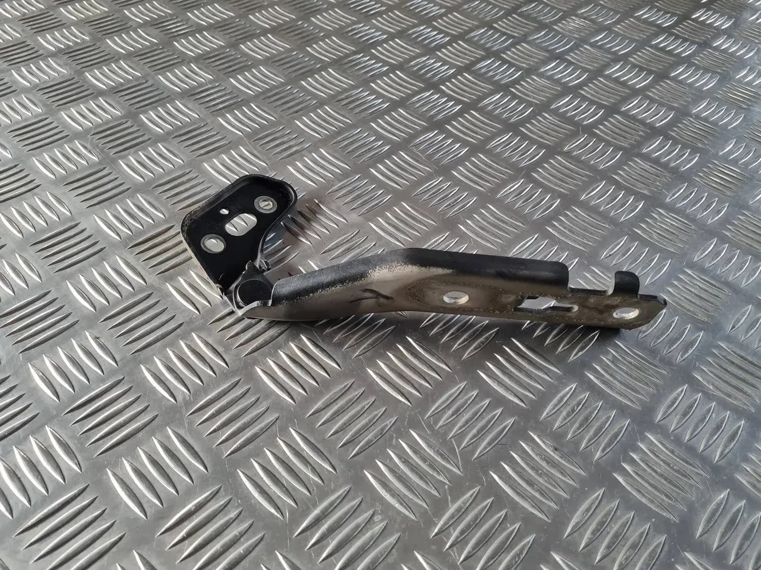 Cerniera cofano, destra AUDI A6 2008