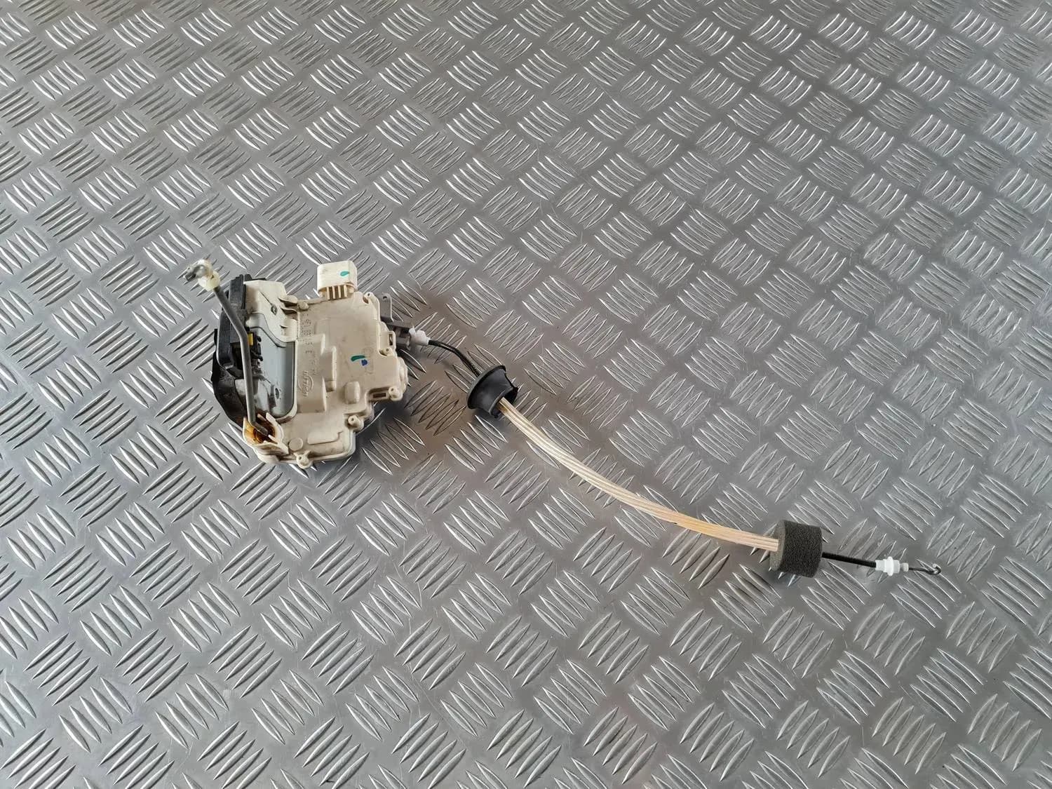 Serratura portiera anteriore sinistra AUDI A6 2008 - foto 1