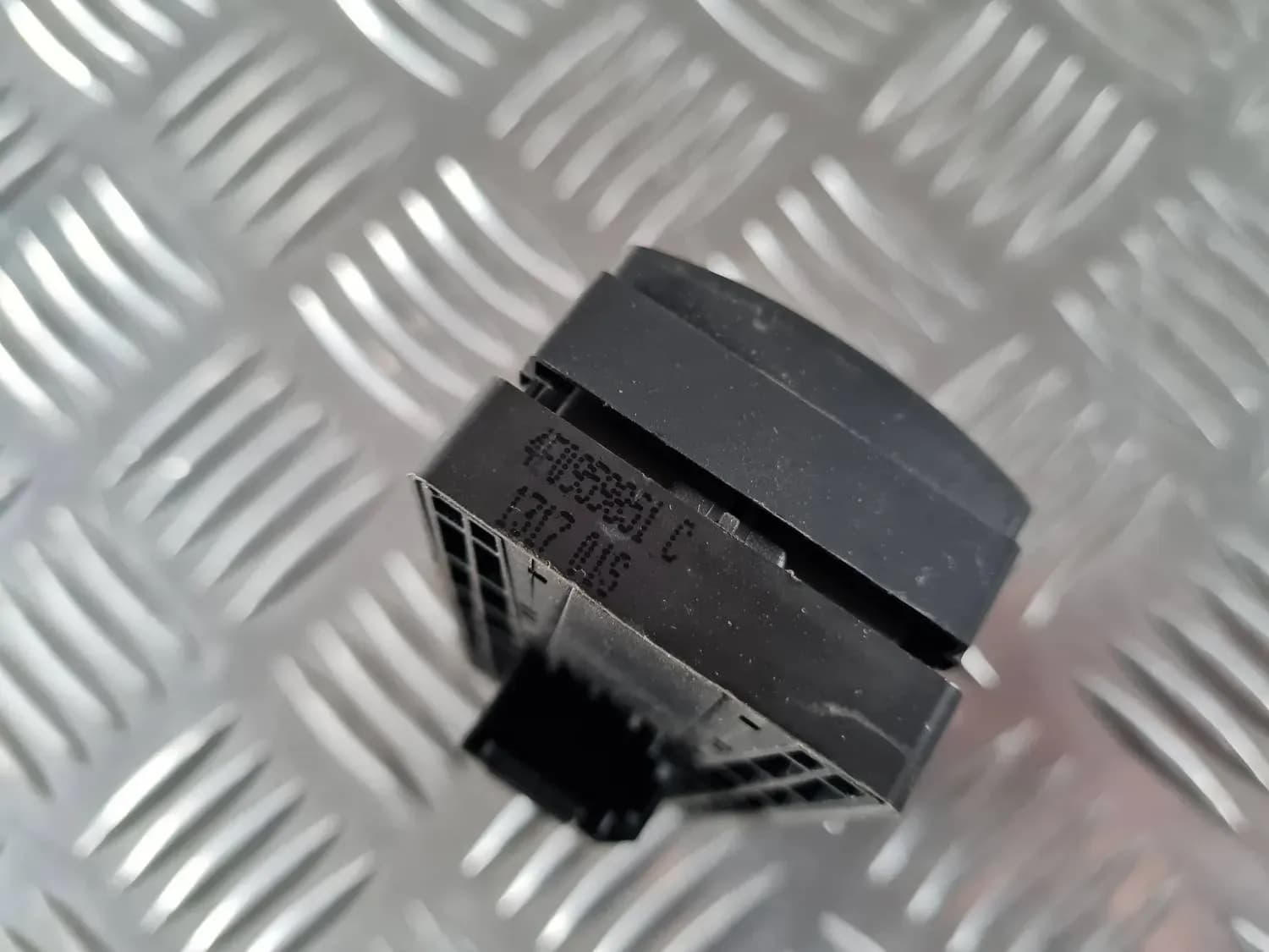 Pulsanti interruttore porta conducente AUDI A6 2008 - foto 4