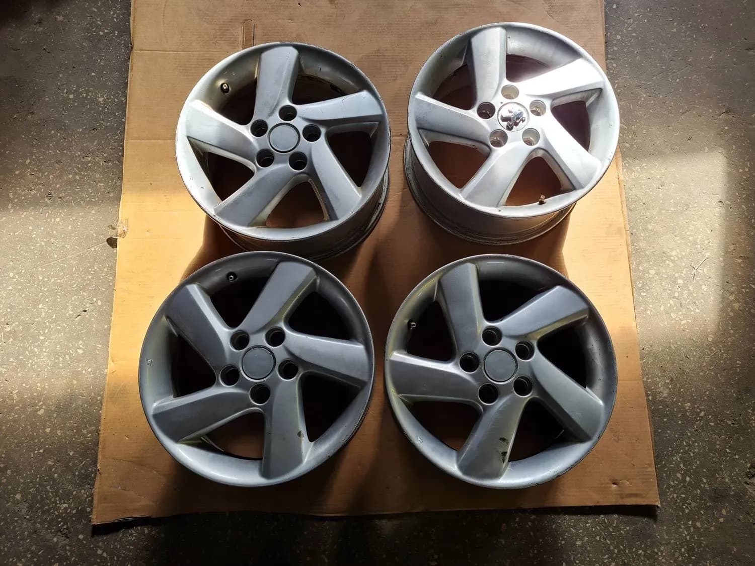 Cerchi in lega - lega leggera (set) RENAULT SCENIC III 2011 - foto 1