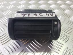 Presa d'aria del cruscotto, lato destro AUDI A4 1996